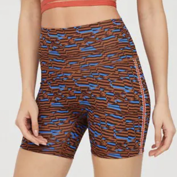 NWOT Aerie Offline Goals inseam crochet inset 5" bike shorts size small - Picture 5 of 8